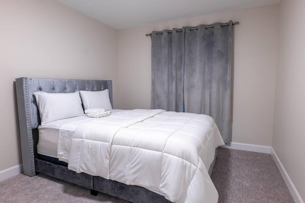 Luxury Niagara 3 Bdr Townhouse /Garage Apartment Exterior photo