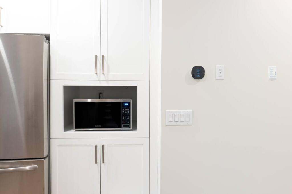 Luxury Niagara 3 Bdr Townhouse /Garage Apartment Exterior photo