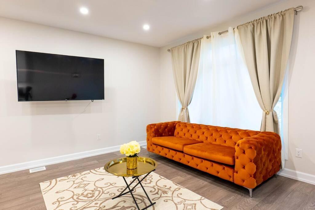 Luxury Niagara 3 Bdr Townhouse /Garage Apartment Exterior photo